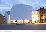 Ozeaneum Außenansicht - Spektakulär ist die moderne Architektur des OZEANEUMs auf der Stralsunder Hafeninsel