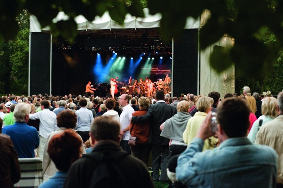 Konzert des Orquesta Buena Vista Social Club auf der Schlosspark- Bühne, 2009 Foto: Detlev Schilke