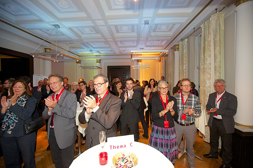 Die Sternstunde des Causales-Business Club: Beifall zur Eröffnung des Causales-Business Club